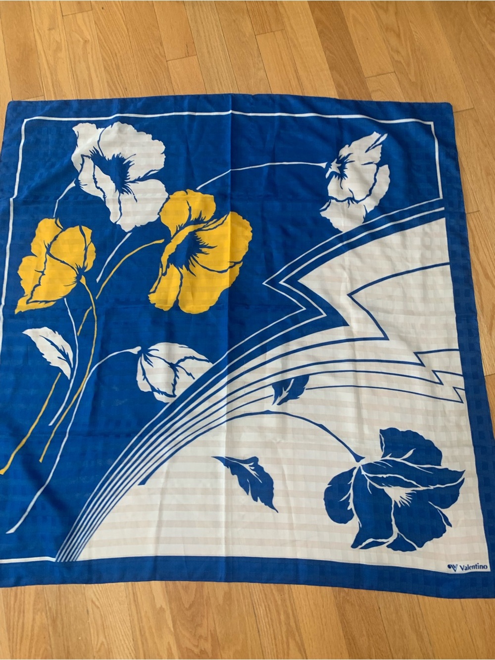 Vintage Authentic VALENTINO Graphic Floral Scarf - Made in Italy